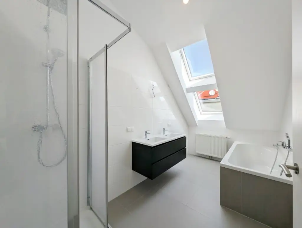 ++NEU++ Fantastische 3-Zimmer Dachgeschosswohnung mit großer Dachterrasse!