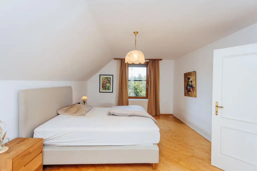 Großzügiges Einfamilienhaus mit Schwimmteich in Weinitzen - ländliche Geborgenheit trifft modernen Wohnkomfort