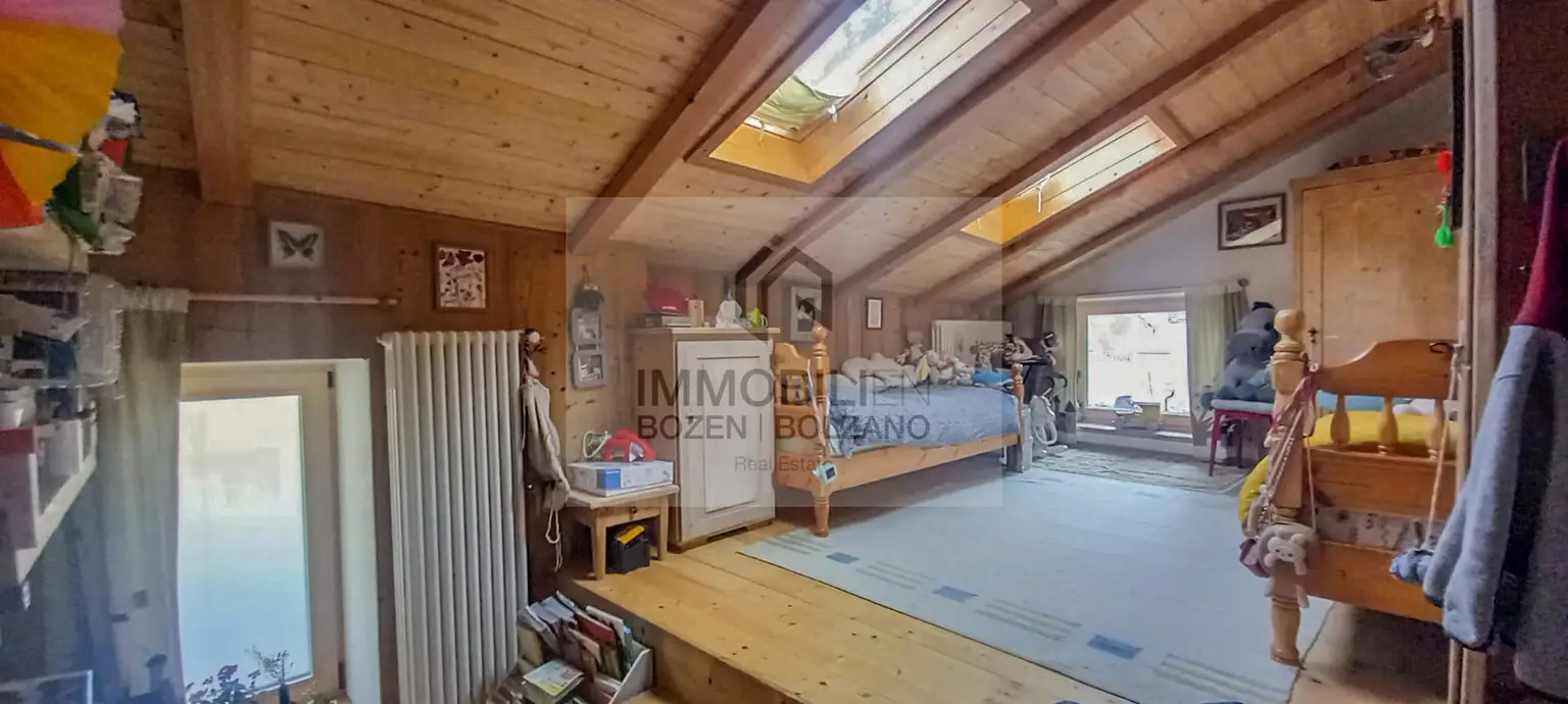 Schöne, renovierte Wohnung in einem alten Bauernhaus, in Ruffrè zu verkaufen