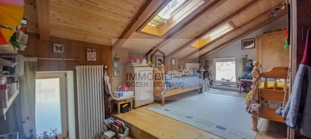 Schöne, renovierte Wohnung in einem alten Bauernhaus, in Ruffrè zu verkaufen