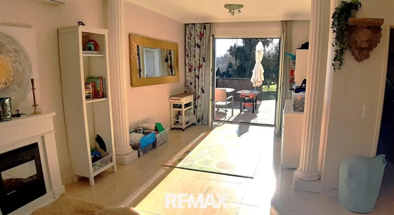 Wohnz. Ausgang z. Terr. und z. Garten