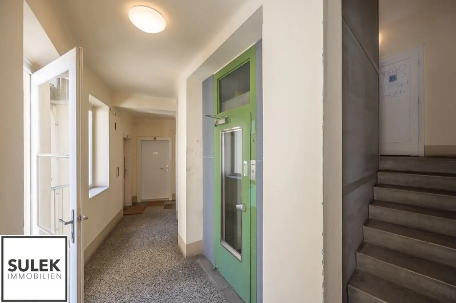 praktisch aufgeteilte 3-Zimmer-Wohnung in gepflegter Anlage – sanierungsbedürftig aber mit Potential für mehr !