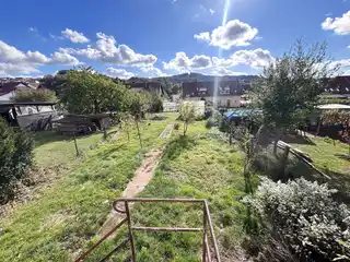 15_Blick_von_der_Terrasse_in_den_Garten