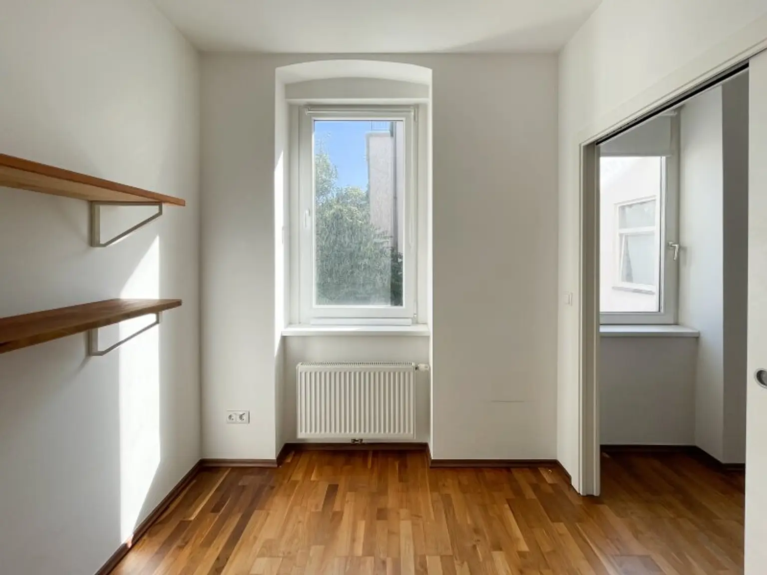 NÄHE LORENZ-BAYER-PARK: attraktive 1-Zimmer-Altbauwohnung mit separater Küche
