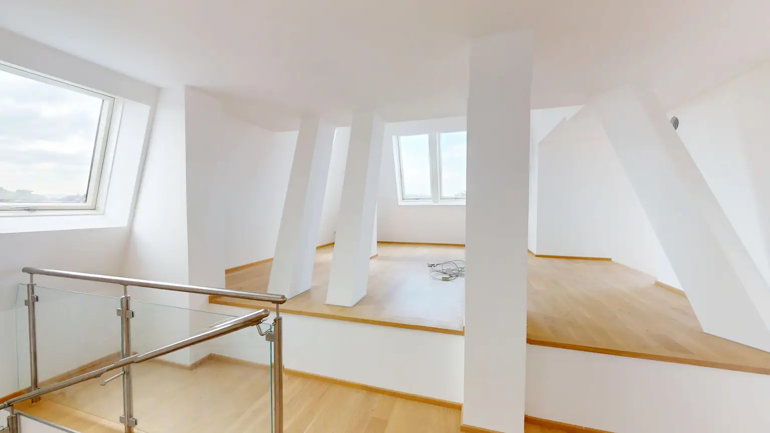 Traumhafte Dachwohnung im Altbaujuwel