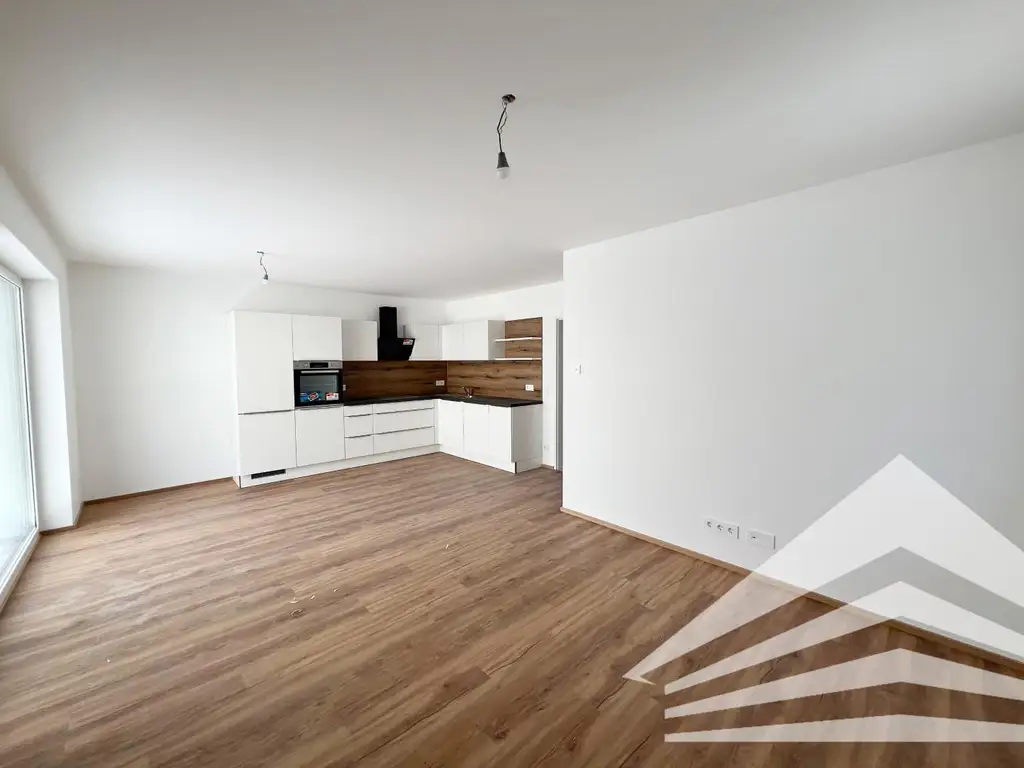 Lichtdurchflutete 3-Zimmer Wohnung mit großem Balkon in Puchenau!