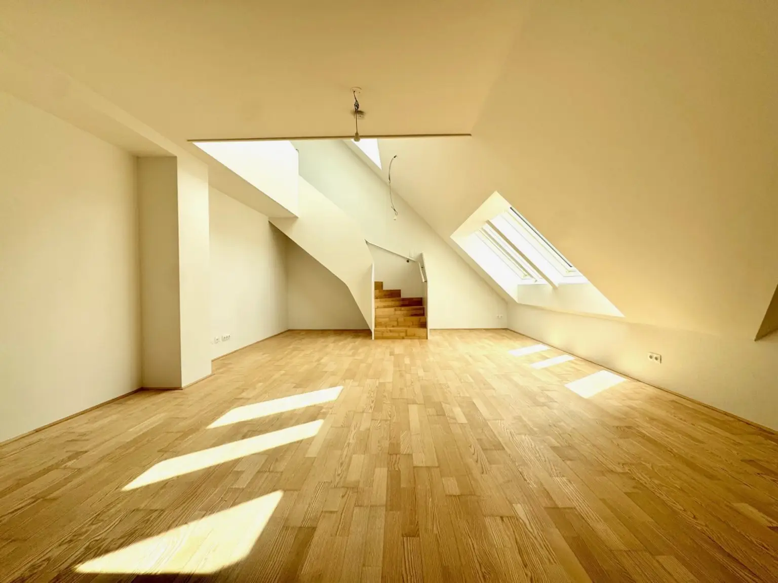 C | ++ NEU ++ Großzügige 3-ZIMMER-WOHNUNG mit TERRASSE | Prima Service Immobilien