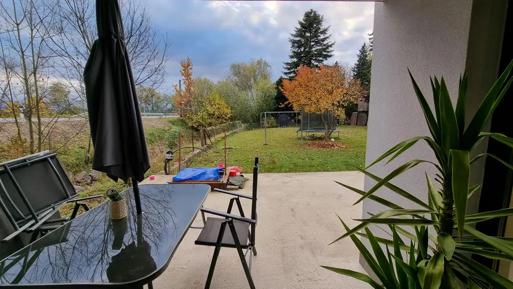 Mehrfamilienhaus in Völlerndorf– Wohnen und Leben auf großzügigem Raum