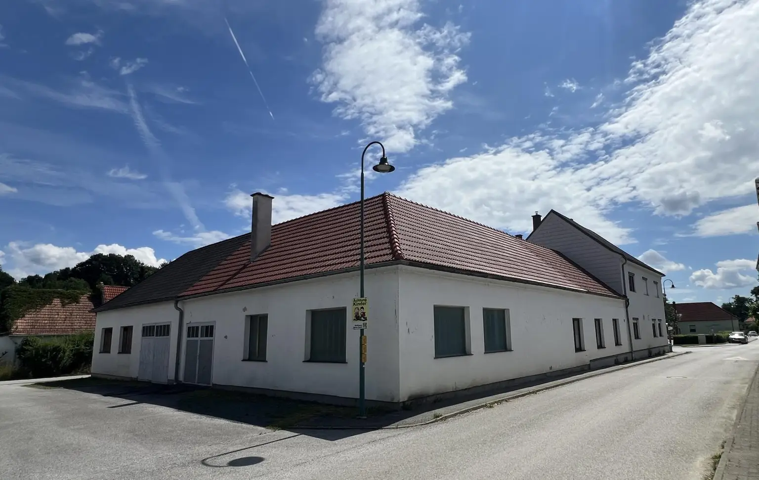 **VIEL PLATZ UND VIELE MÖGLICHKEITEN** Haus mit vielfältigem Potential im Südburgenland!