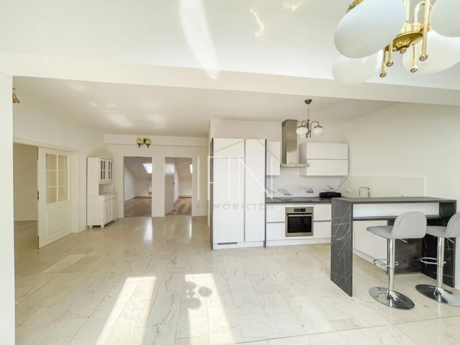 Stylische 5-Zimmer Wohnung im Herzen von Bruck