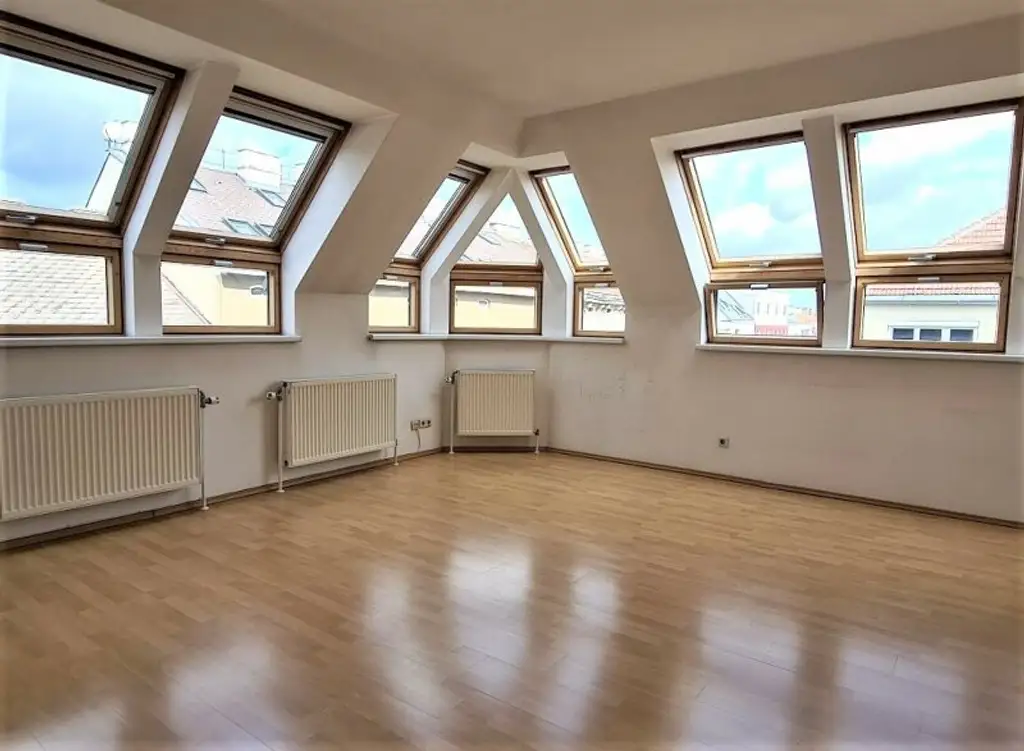 DACHGESCHOSS, AUGARTEN-NÄHE, 87 m² Maisonette mit 10 m2 Terrasse, Wohnküche, 2 Zimmer, Galerie, 2 Bäder, Rembrandtstraße