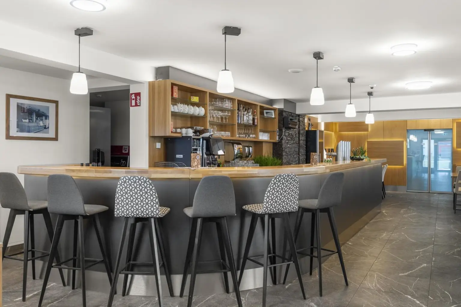 an der Bar