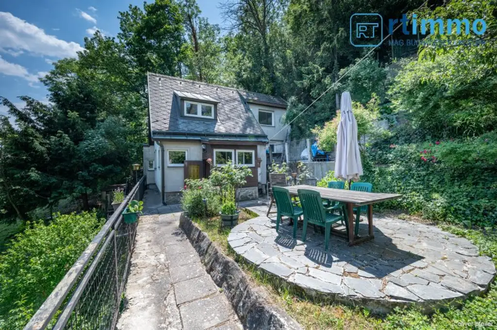 SELTENE GELEGENHEIT AM FUSSE DES KAHLENBERGS: Haus mit 835 qm Eigengrund zu kaufen + ca. 2500 qm anschließenden, sehr günstigen Pachtgrund zu übernehmen!