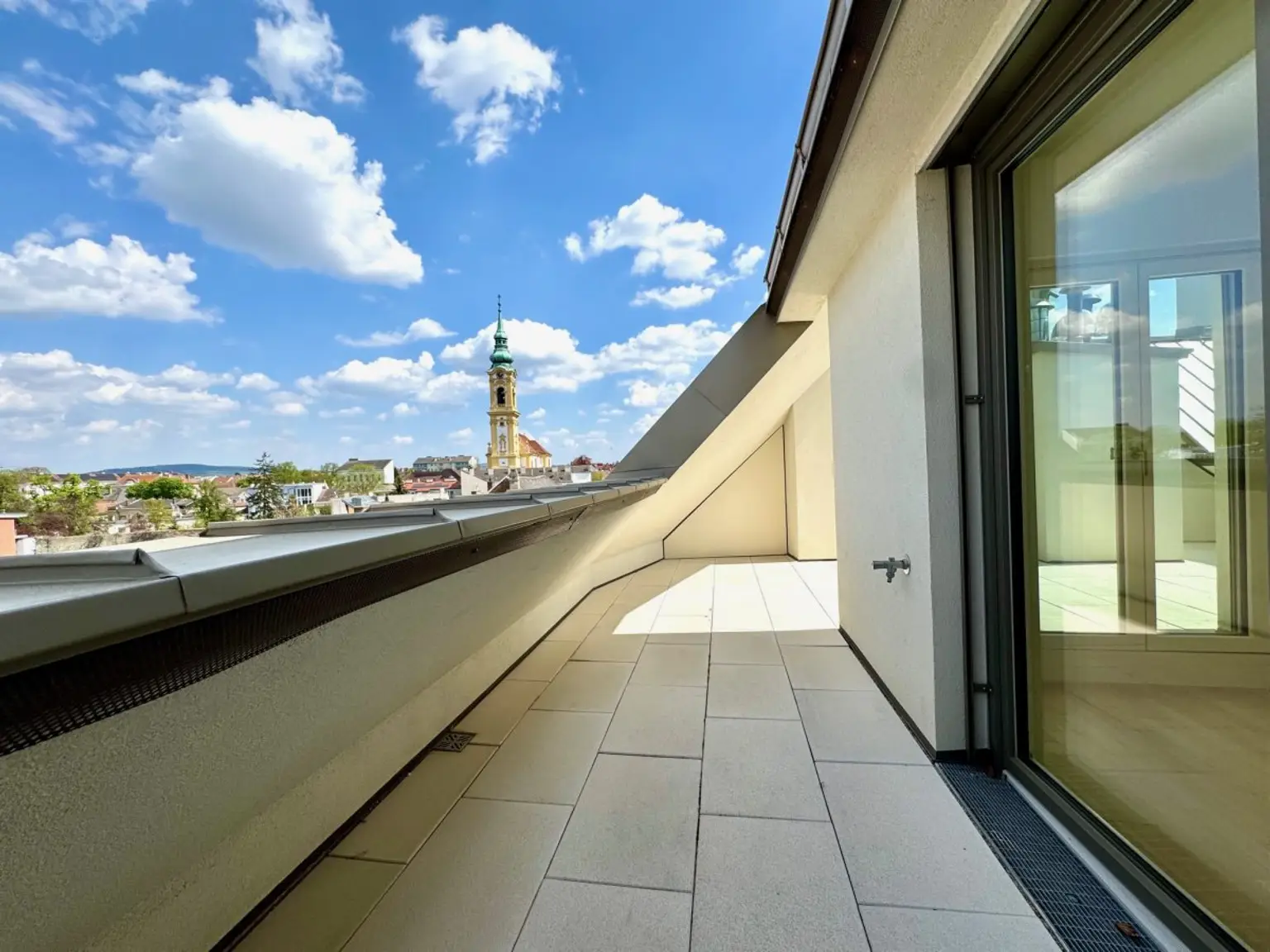 O | ++ NEU ++ FAMILIENWOHNUNG mit Galerie und FANTASTISCHER TERRASSE | Prima Service Immobilien