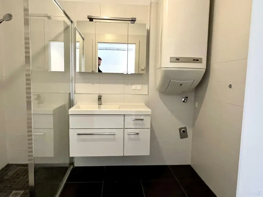 ruhige, helle und freundliche 3 Zimmer Wohnung mit Großbalkon vermietet bis 1.3.2027 dz. rund  3,3 % Rendite