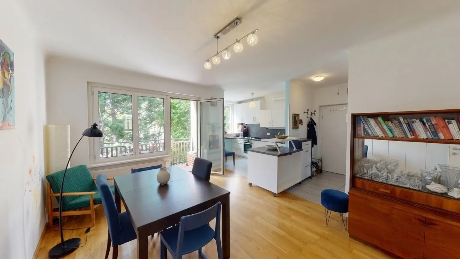 Helle Familienwohnung mit 2 Loggien und Gemeinschaftsgarten