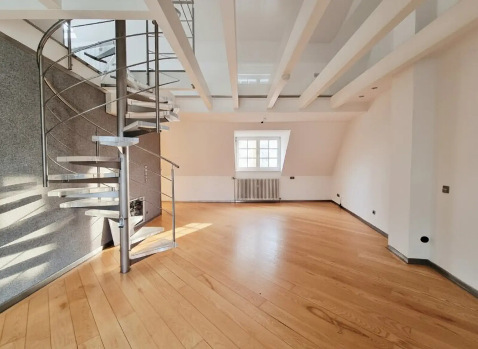 Wohn- Essbereich / Homeoffice