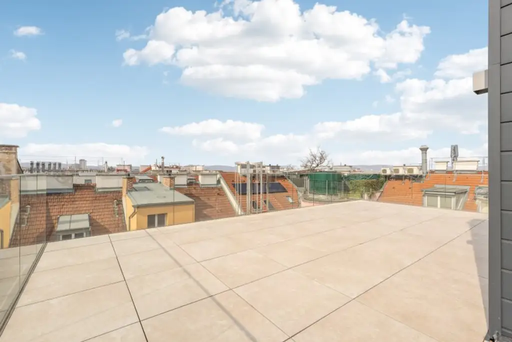 PENTHOUSE MIT TRAUMHAFTER TERRASSE AUF EINER EBENE