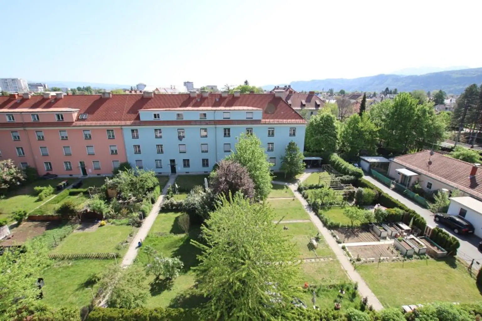 Kernsanierte und schöne 2 Zi Wohnung im 5. und letzten OG mit Garage in Klagenfurt - Karl-Landsteiner-Gasse