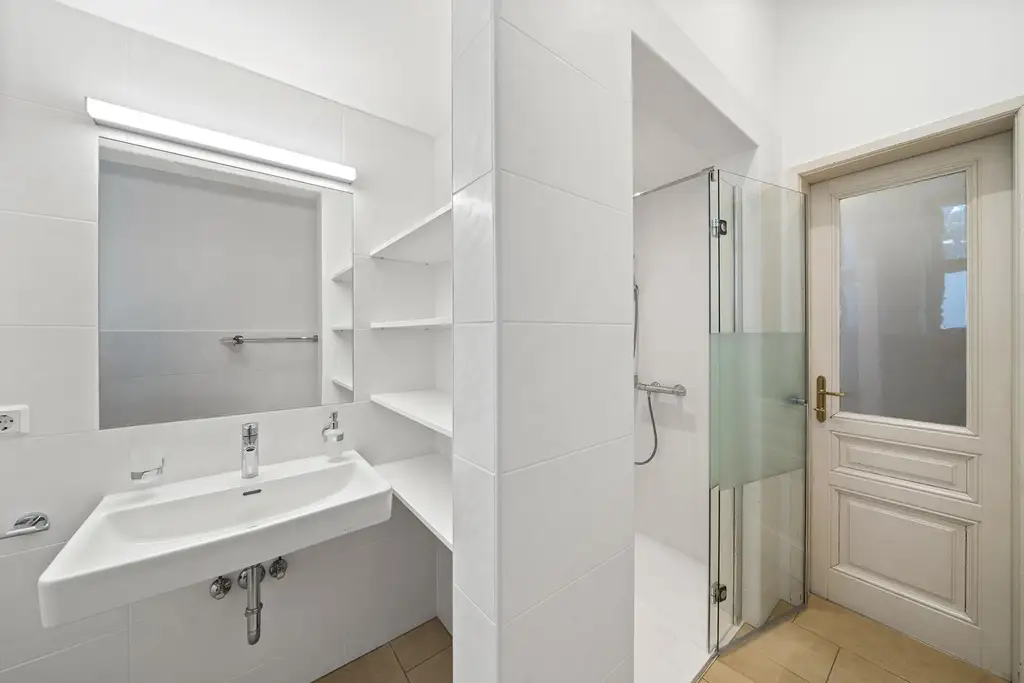 Wohnen wie im alten Wien! Traumhafte klassische Altbauwohnung Nähe Schönbrunn und U 4