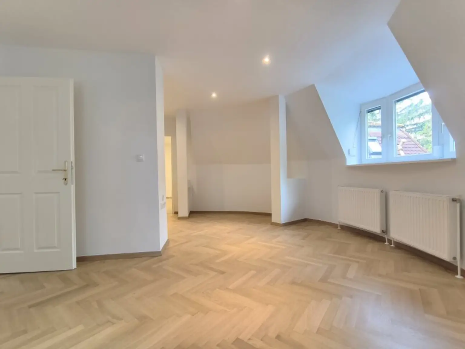 Für Ruhesuchende - 3-Zimmer-Dachgeschosswohnung im grünen 13. Bezirk – Nahe Lainzer Tiergarten