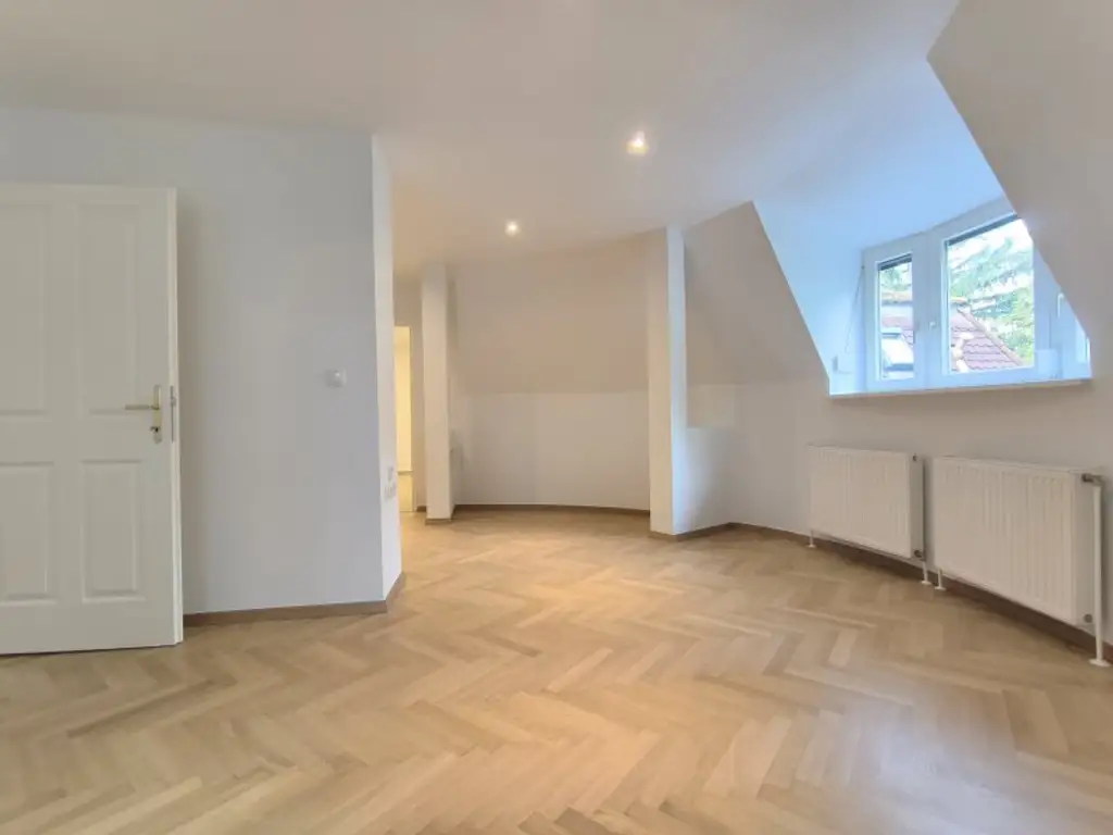 Für Ruhesuchende - 3-Zimmer-Dachgeschosswohnung im grünen 13. Bezirk – Nahe Lainzer Tiergarten