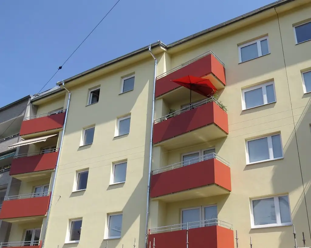 PRIVATVERKAUF: 1190 Wien/bei Nussdorf, Donauinsel: Entzückende Garconniere im 3. Stock mit Balkon