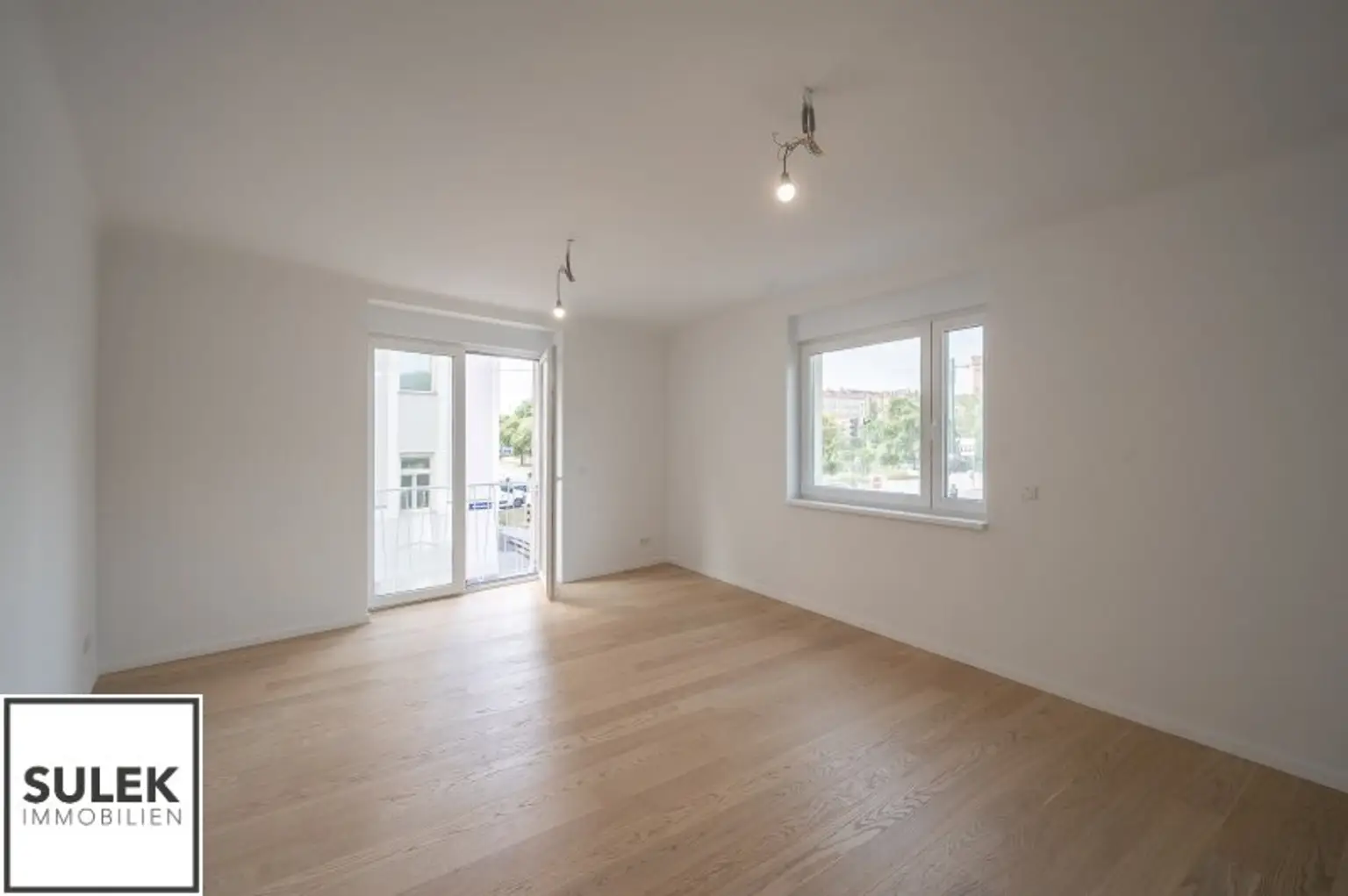 **Neu generalsaniert** Zentrale Lage mit Donaukanal-Blick und 2 getrennt begehbare Zimmer - perfekt für die Vermietung!