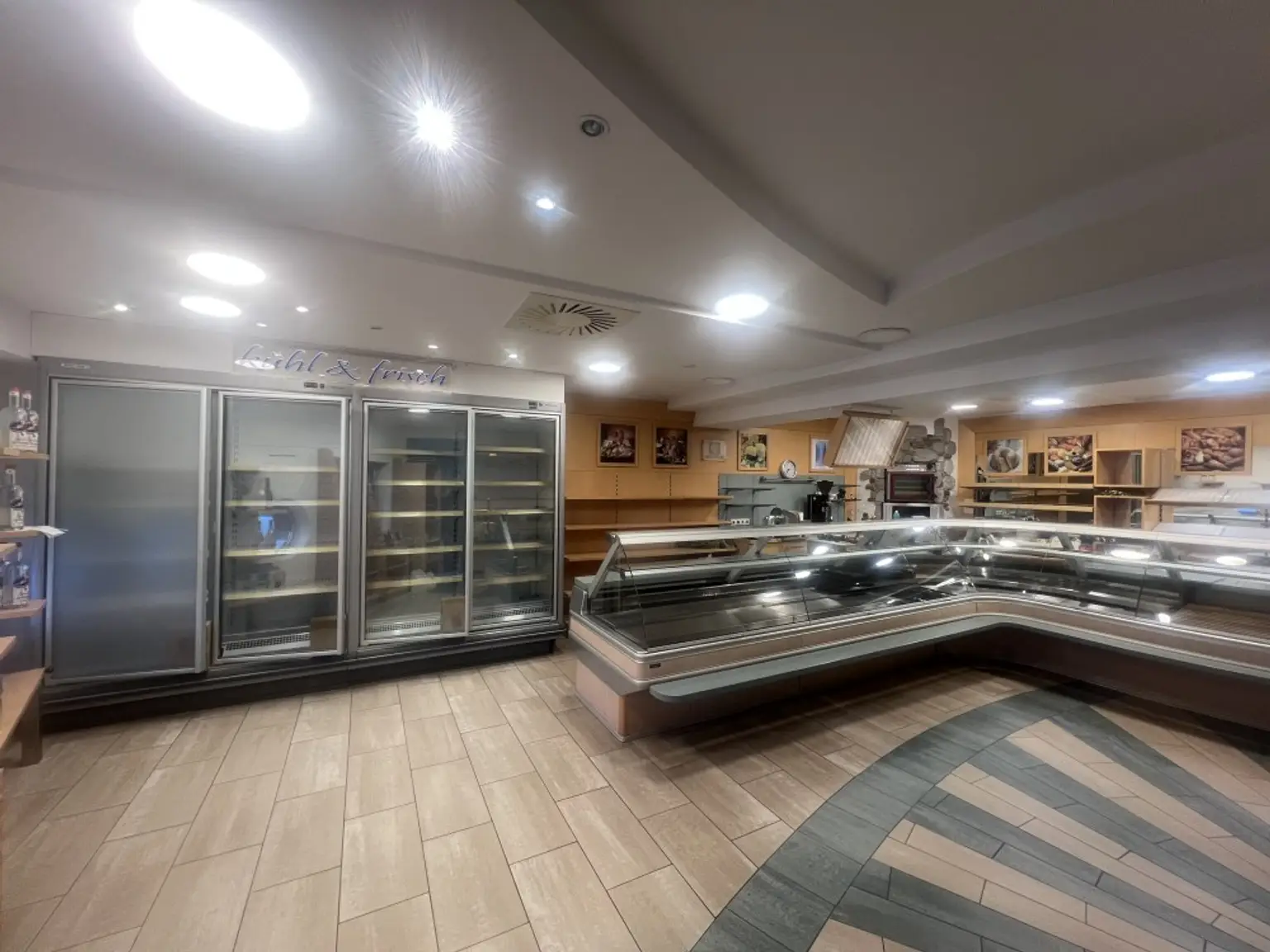 Vielseitiges Geschäftslokal in Toplage