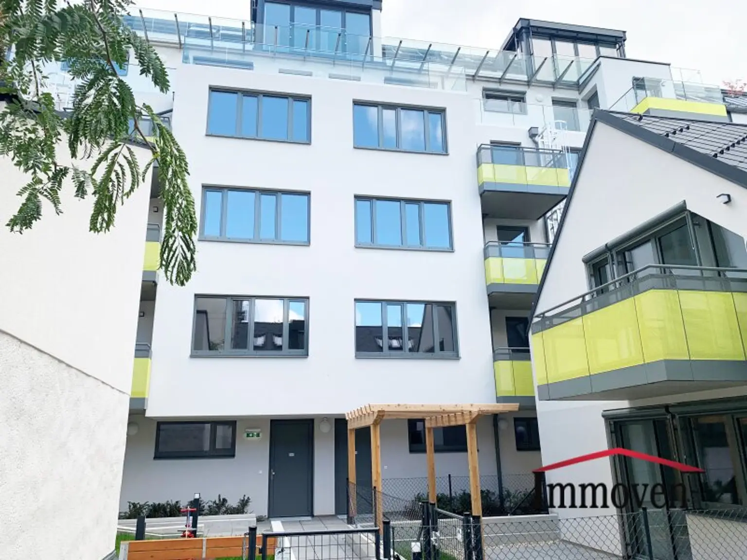 Wunderschöne, möblierte 2-Zimmerwohnung mit Balkon!