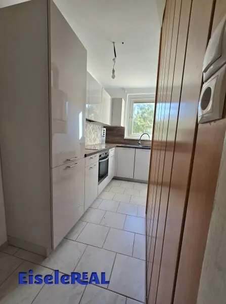 tolle 2 Zimmer Wohnung, extra Küche