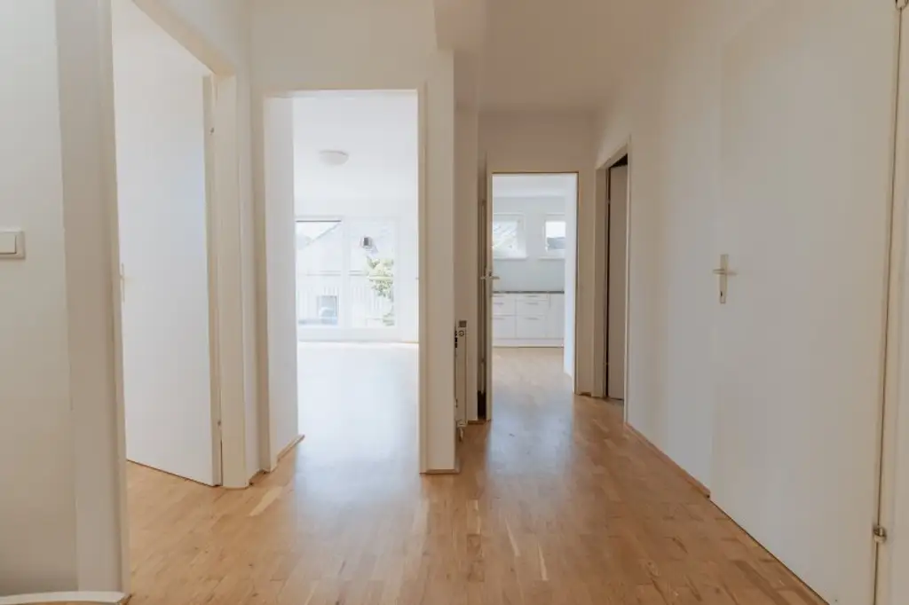 Traumhafte 3- Zimmer Dachgeschoßwohnung über zwei Etagen mit Terrasse