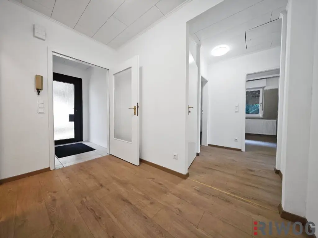 Sonniger Bungalow mit südseitigem Garten inkl. Fernsicht & Pool | neue Einbauküche | Klima | voll unterkellert
