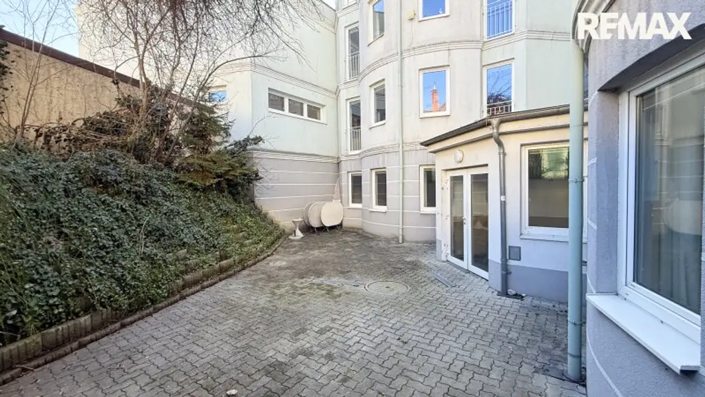 Ehemaliges Seniorenheim, gewerbliche Widmung, große Dachterrasse & 16 Garagen in Wiener Neustadt – Top Chance!