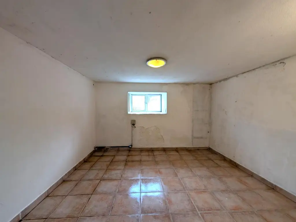 Liebevoll saniertes Einfamilienhaus in Ruhelage m. Doppelgarage - wartet auf Ihren Einzug