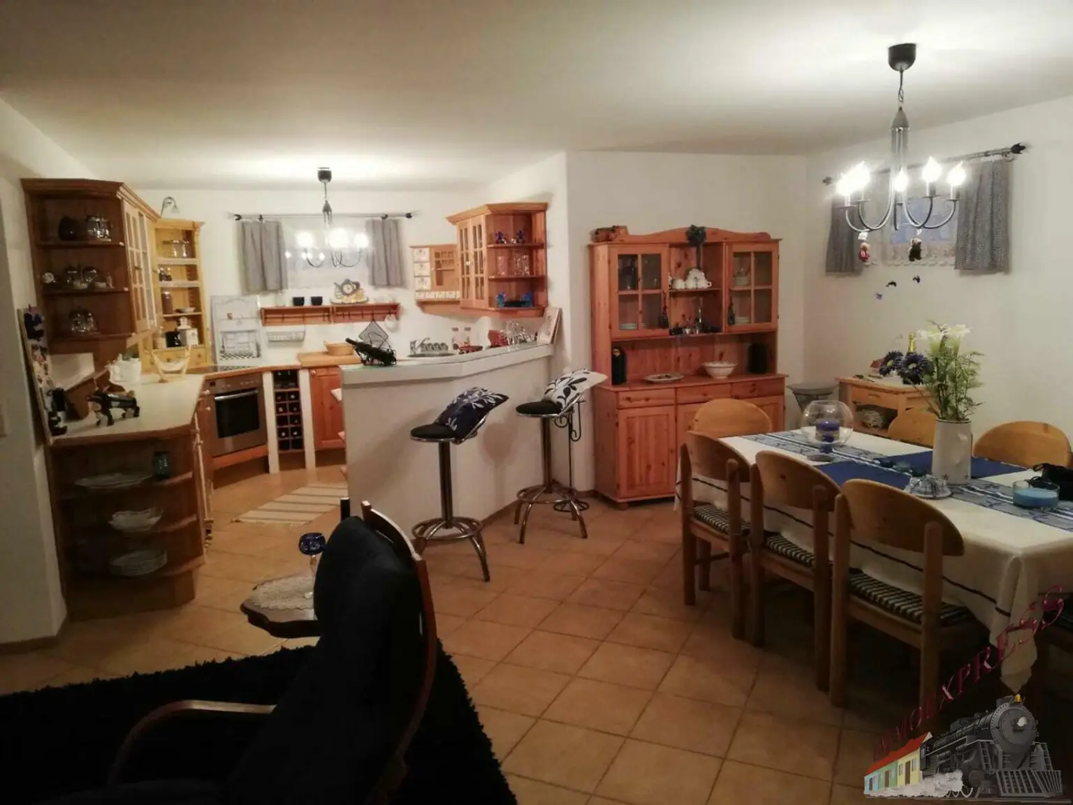 Großzügig gebautes Einfamilienhaus (Baumeisterhaus) auf 950m² Grund - nur ca. 25min nach Wien!