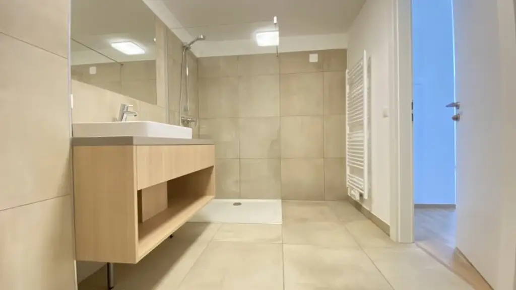 Neubau Erstbezug Moderne Zwei Zimmer Wohnung mit fabelhafter Aussicht