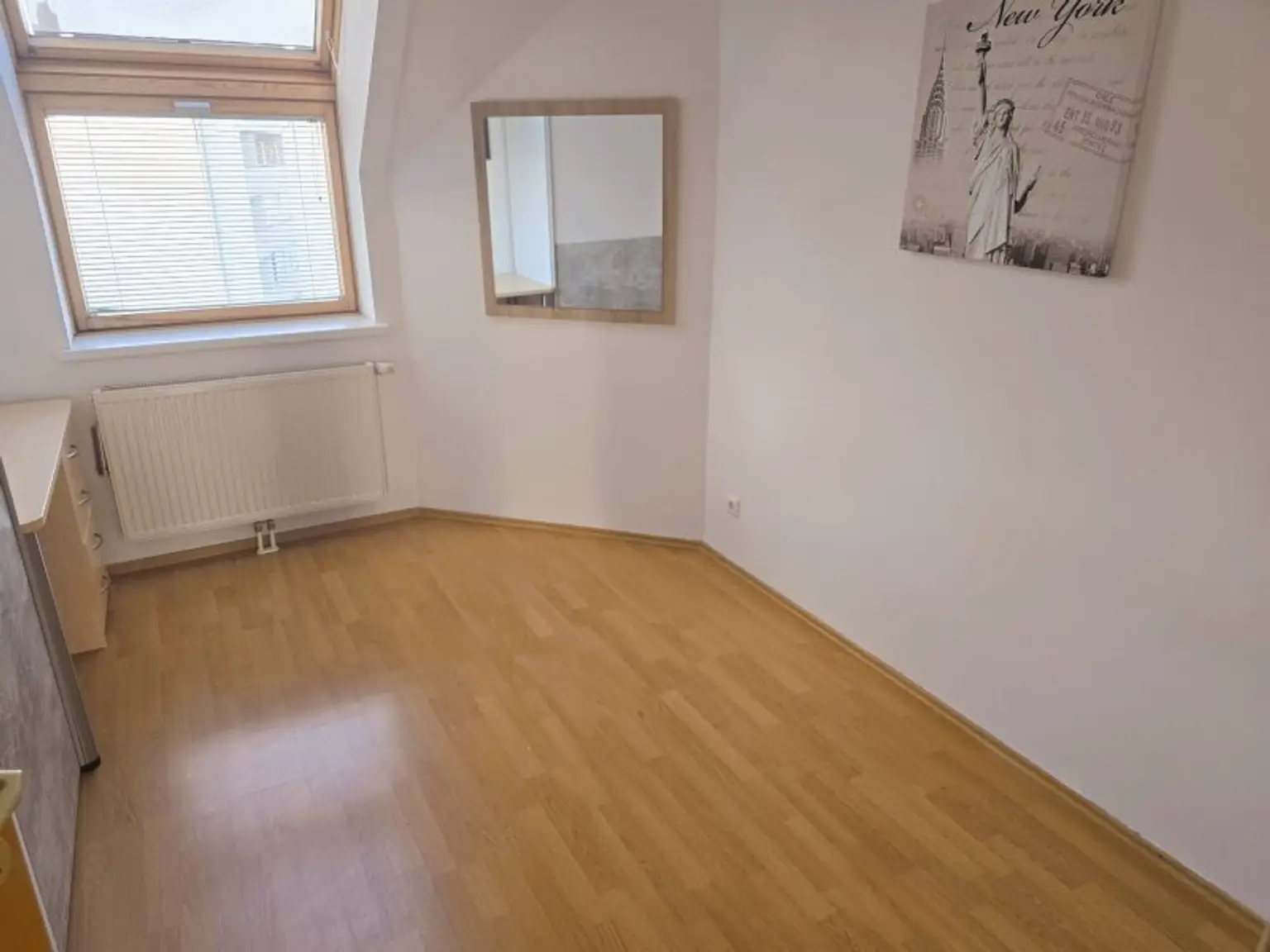 + Traumhafte Fernblickdachterrassenwohnung 80m² +  Dachterrasse 5,62 m² + Klimaanlage, moderne Dan-Küche + 4 lichtdurchflutete Zimmer +  €199.000,-  + Tiefgaragenplatz +