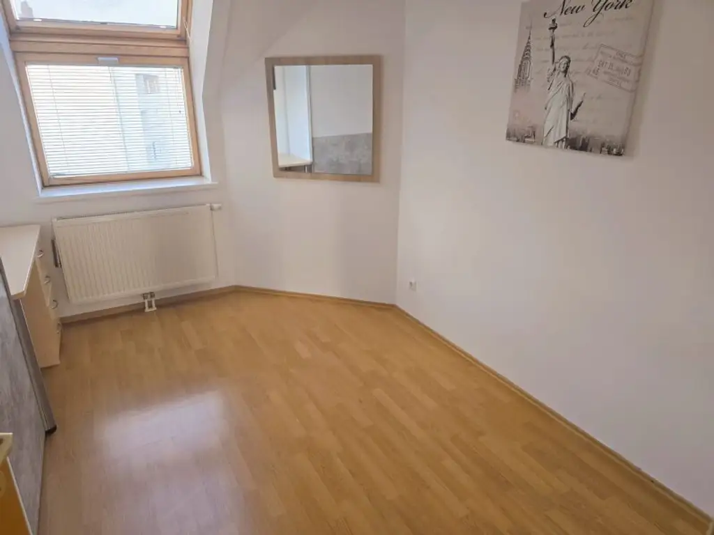 + Traumhafte Fernblickdachterrassenwohnung 80m² +  Dachterrasse 5,62 m² + Klimaanlage, moderne Dan-Küche + 4 lichtdurchflutete Zimmer +  €199.000,-  + Tiefgaragenplatz +