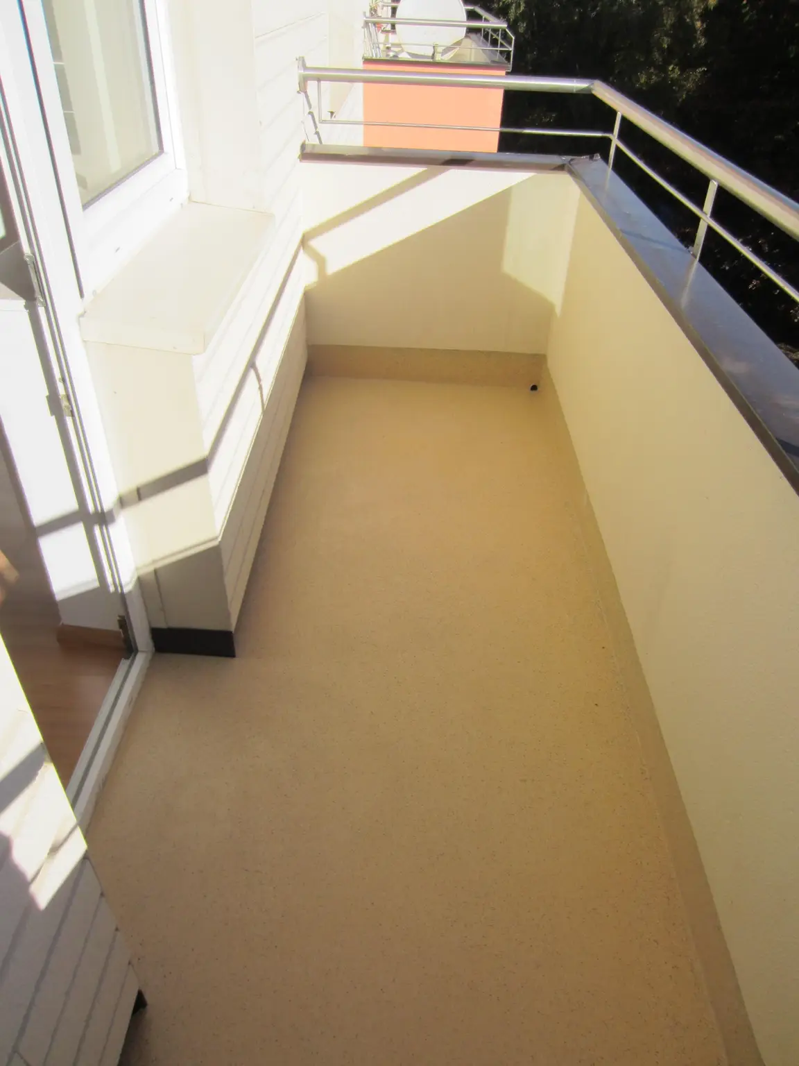 Top Lage: Attraktive 2-Zimmer-Wohnung mit Lift und Sonnenbalkon