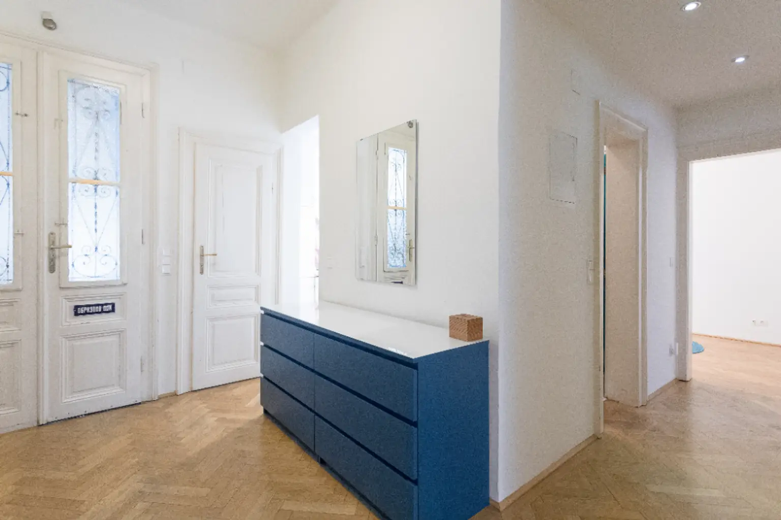 Stilvolle 3-Zimmer-Altbauwohnung in zentraler Lage im 5. Bezirk – möbliert