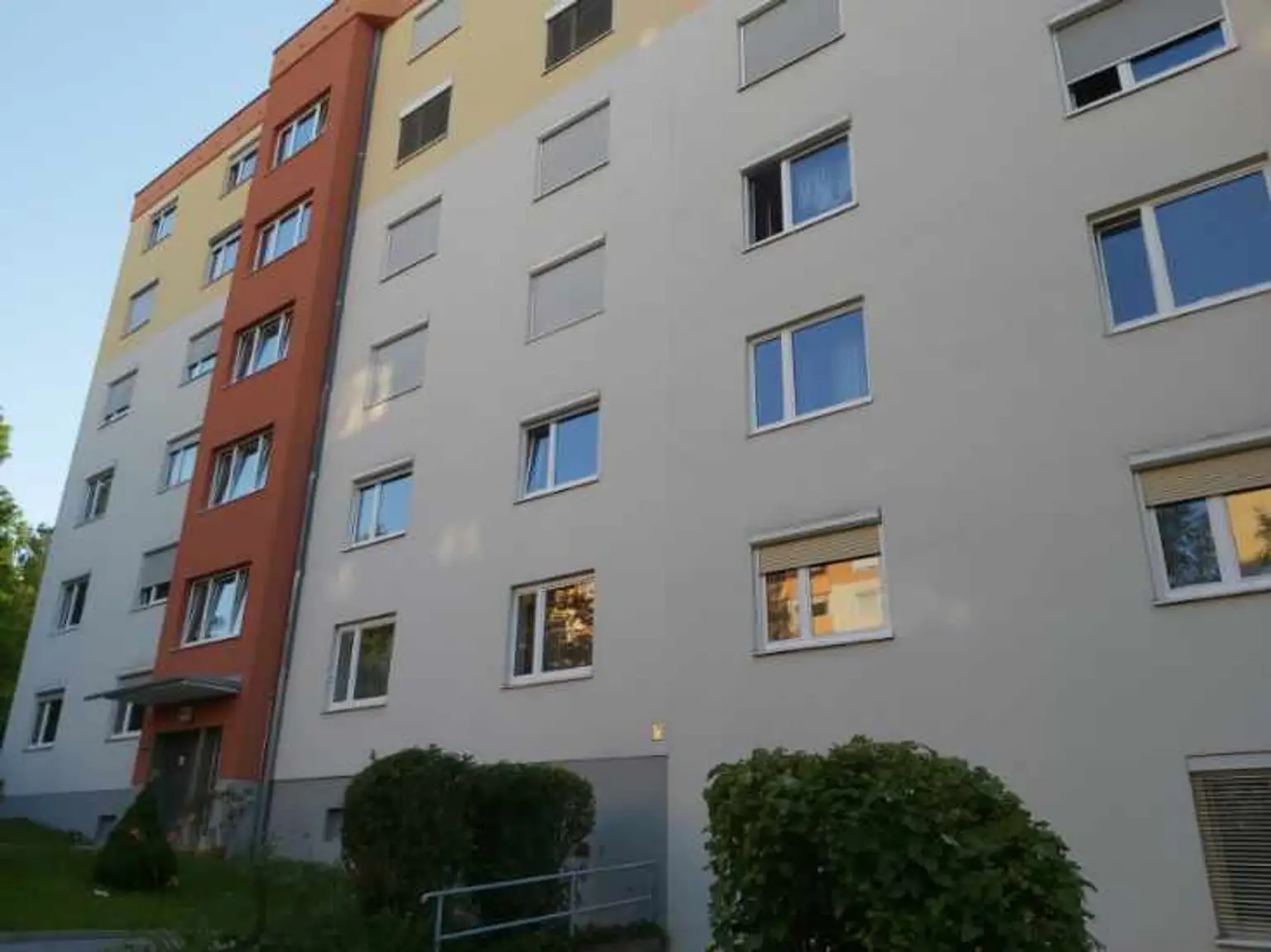 Möblierte Eigentumswohnung, die auf 2 Kleinwohnungen umgebaut wurden, in Graz-Berliner Ring zu kaufen !