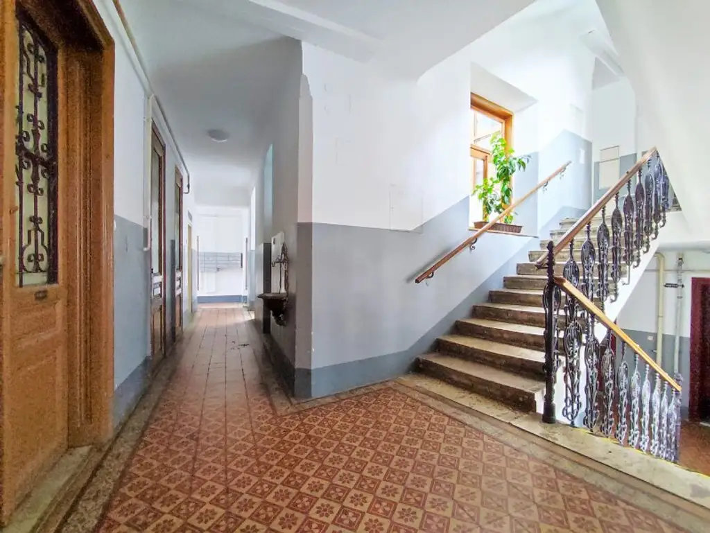 BESTE VERKEHRSANBINDUNG - Sanierungsbedürftiger Altbau