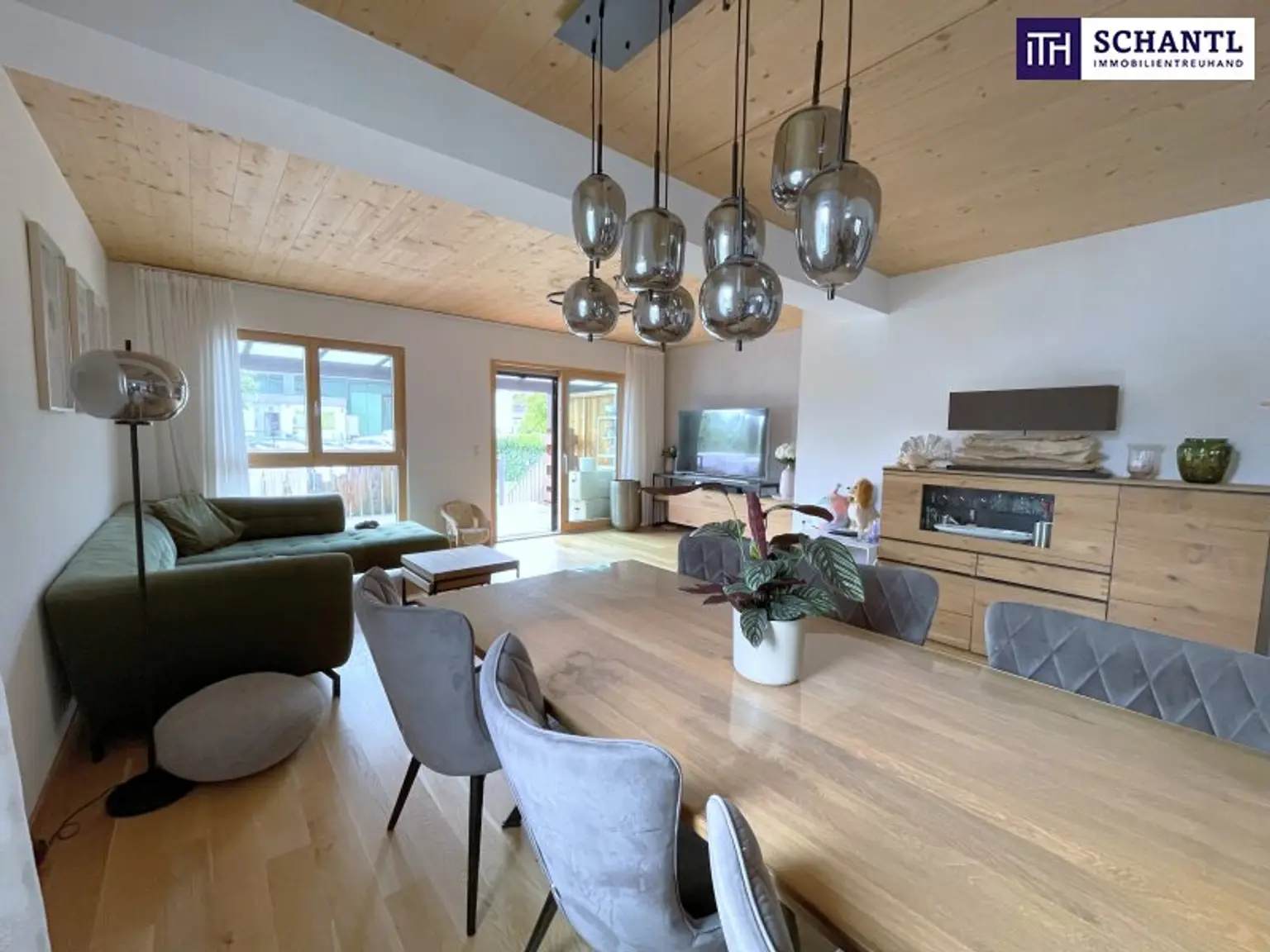Familienfreundliches Wohnen mit Stil: Sonniges Haus mit Keller, großem Garten, Carport und exklusiver Ausstattung im begehrten Perchtoldsdorf!