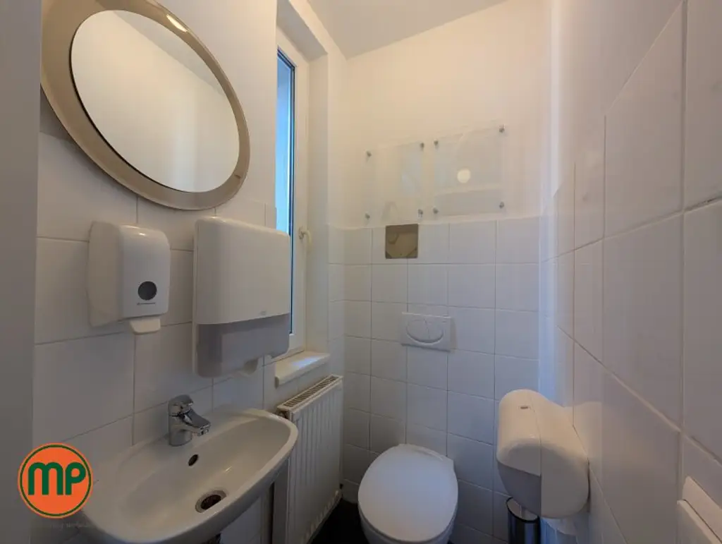 NUR FÜR ÄRZTE: Patientenpotential trifft Top-Anbindung: Ihre Praxis direkt an der U6