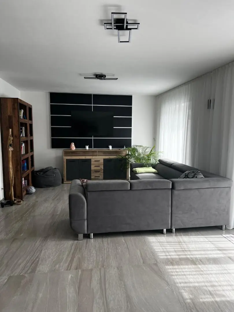 Neue Gartengestaltung!! Doppelhaushälfte mit tollem Ausblick ins Gebirge