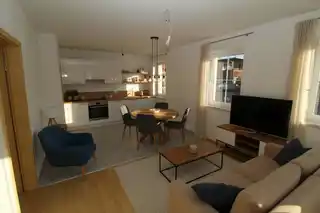 Küchen- und Wohnbereich: KI generiert