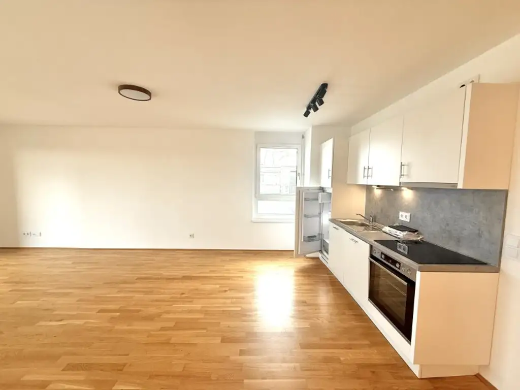 gut aufgeteilte 4-Zimmer Wohnung mit 2 WC's und einem südwest Balkon