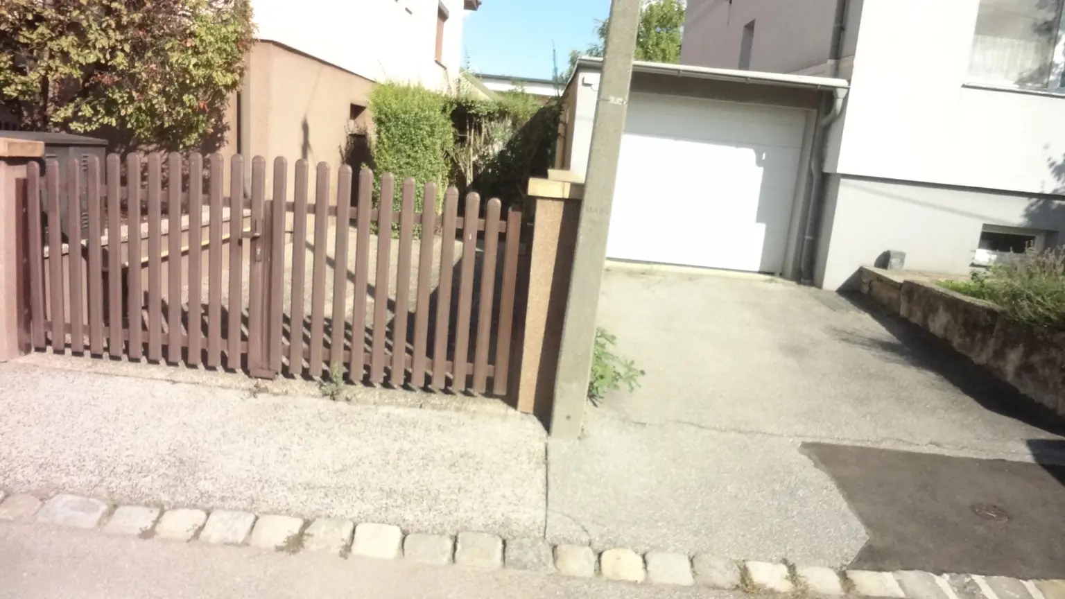 Einfamilienhaus mit vielen Zimmern in ruhiger Lage !