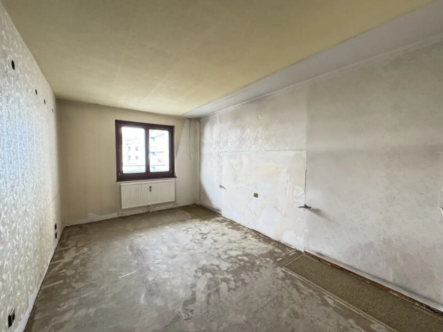 *Sanierungsbedürftiger Familien- oder Pärchenhit in absoluter Ruhelage mit Loggia bei U6 Dresdner Straße* Ab sofort verfügbar*